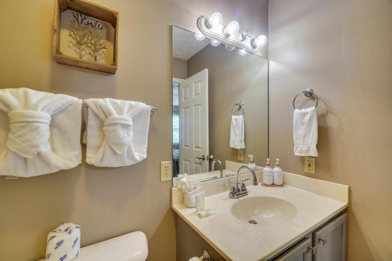 Gatlinburg Vacation Rental Balcony With Hot Tub! Exterior photo