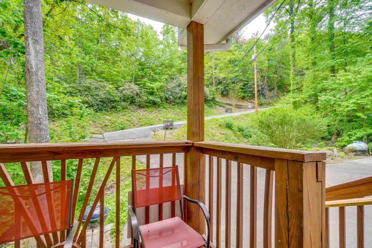 Gatlinburg Vacation Rental Balcony With Hot Tub! Exterior photo